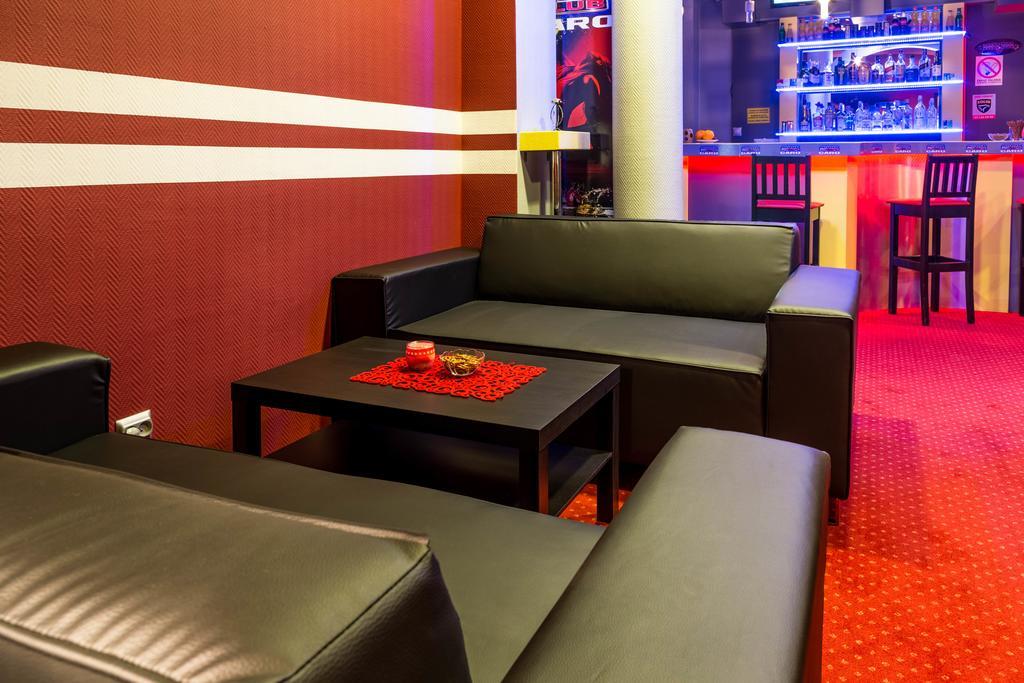 Hotel Astra บาร์โตซิเซ ภายนอก รูปภาพ
