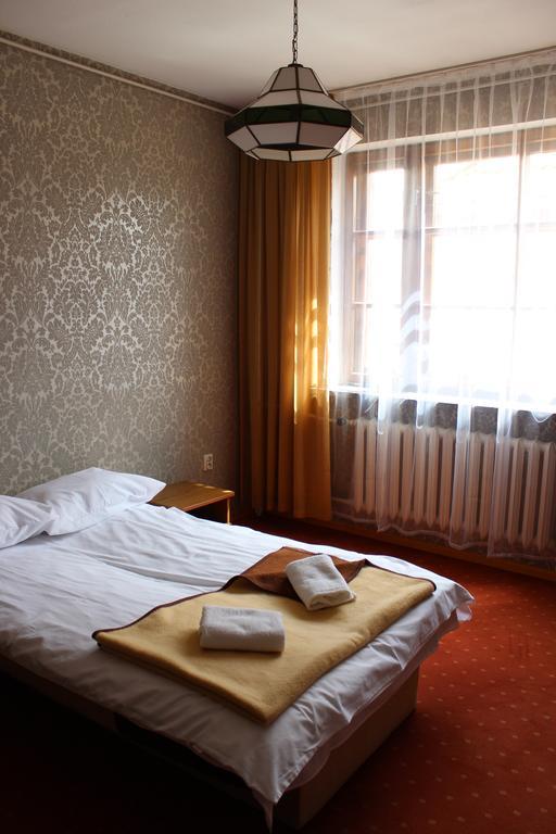 Hotel Astra บาร์โตซิเซ ภายนอก รูปภาพ
