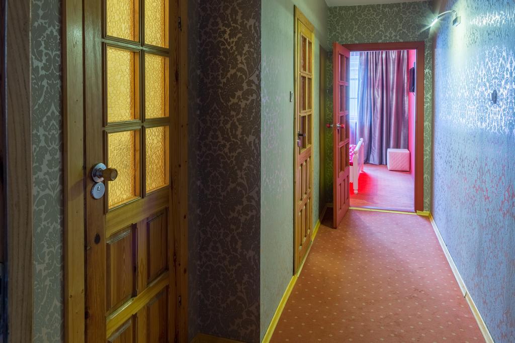 Hotel Astra บาร์โตซิเซ ภายนอก รูปภาพ